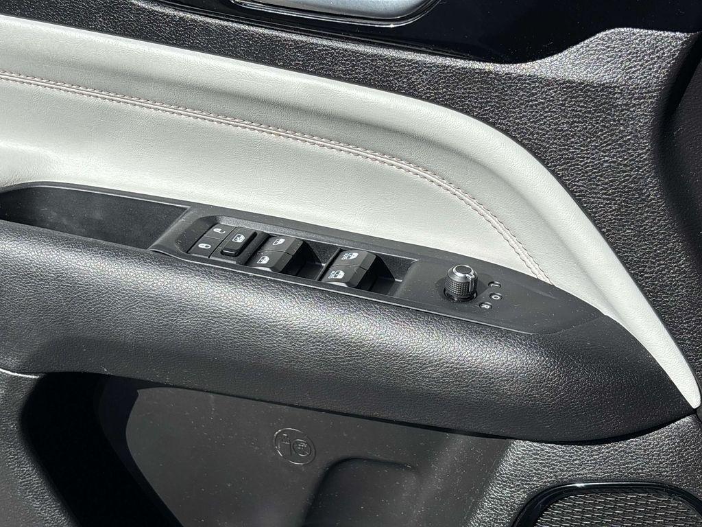 used 2025 Jeep Compass car, priced at $23,394