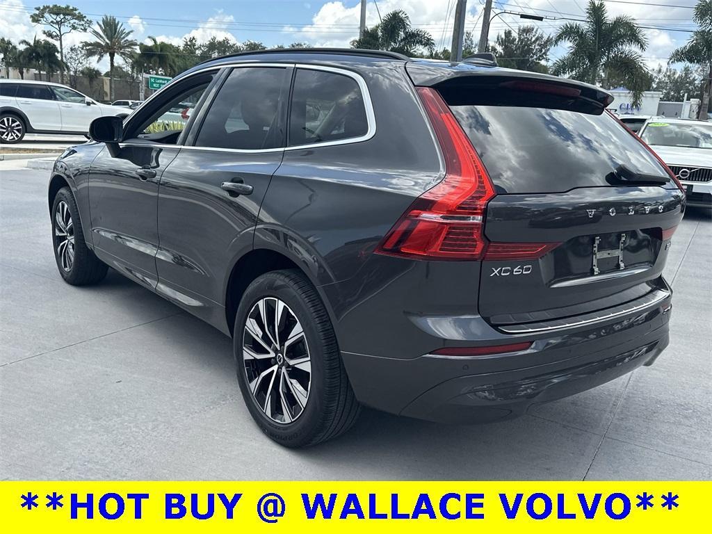 2023 Platinum Gray Metallic Volvo XC60