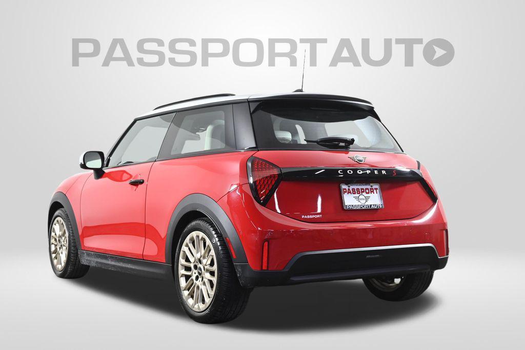 used 2025 MINI Hardtop car, priced at $28,500