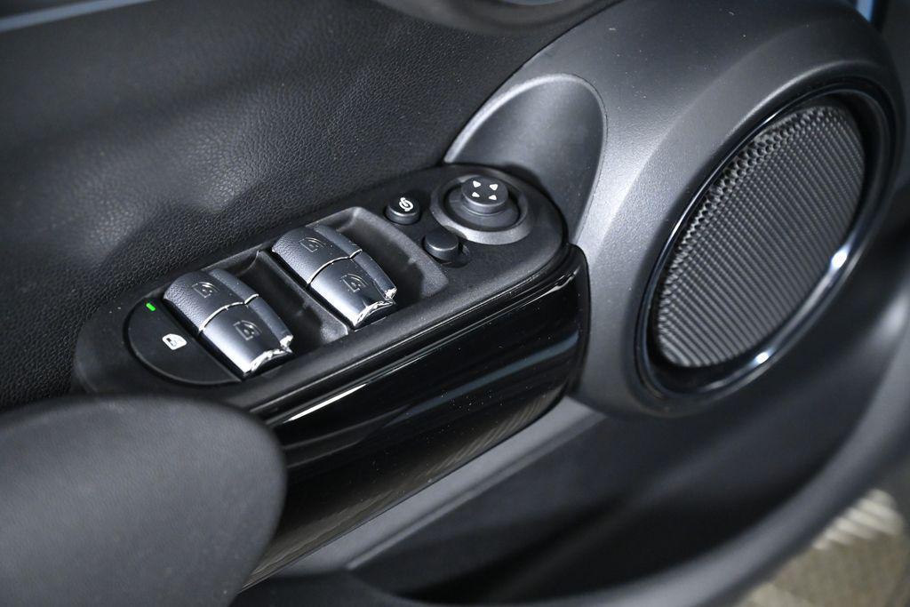 used 2023 MINI Hardtop car, priced at $25,000