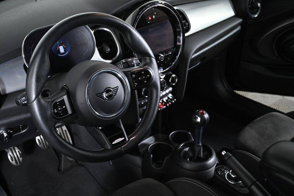 used 2022 MINI Hardtop car, priced at $28,500