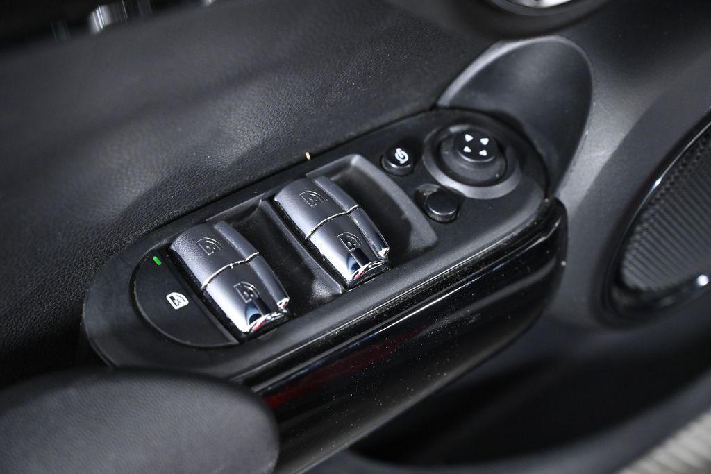 used 2024 MINI Hardtop car, priced at $29,000