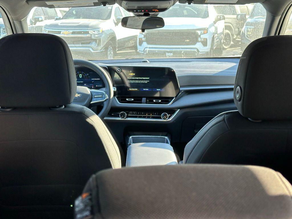 new 2026 Chevrolet Equinox car, priced at $30,860