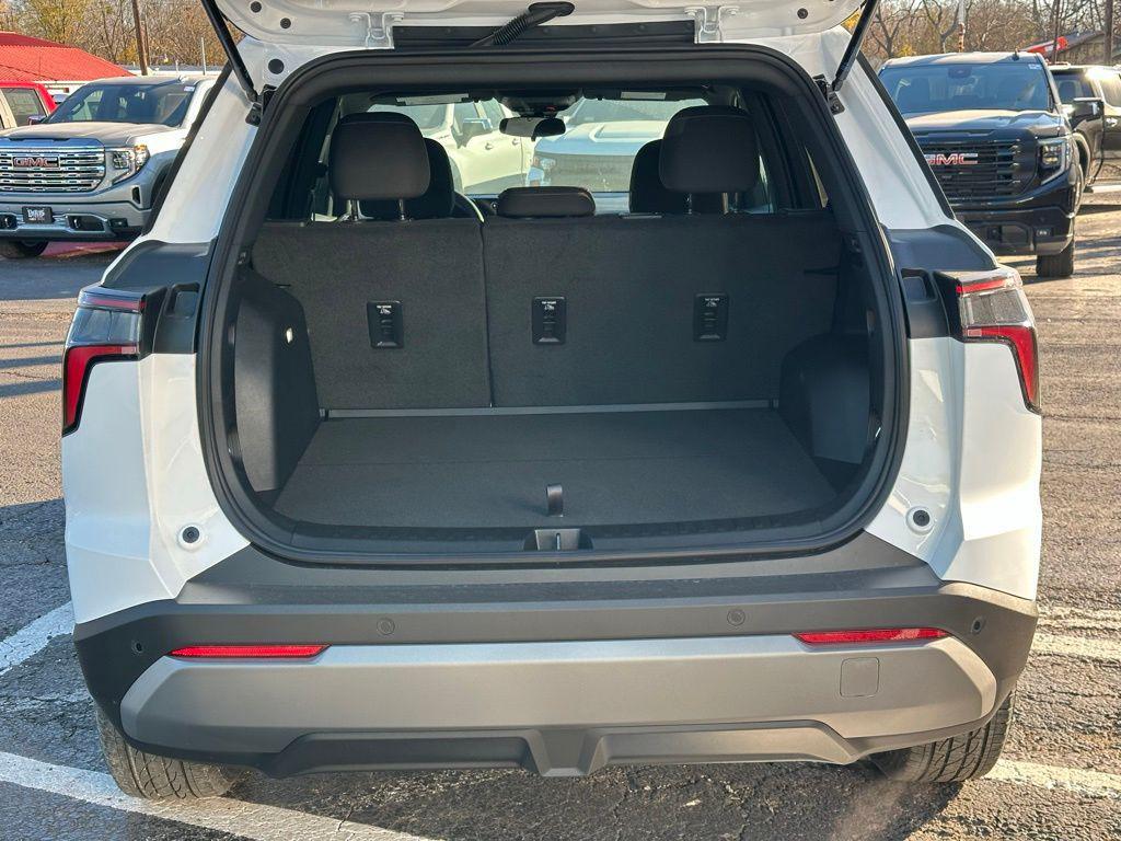 new 2026 Chevrolet Equinox car, priced at $30,860