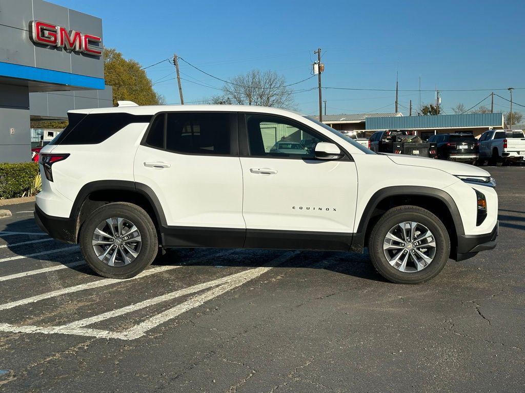 new 2026 Chevrolet Equinox car, priced at $30,860