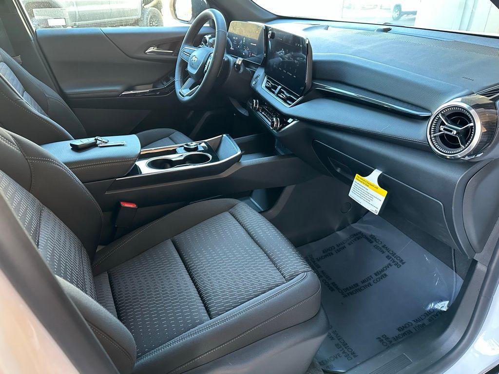 new 2026 Chevrolet Equinox car, priced at $30,860