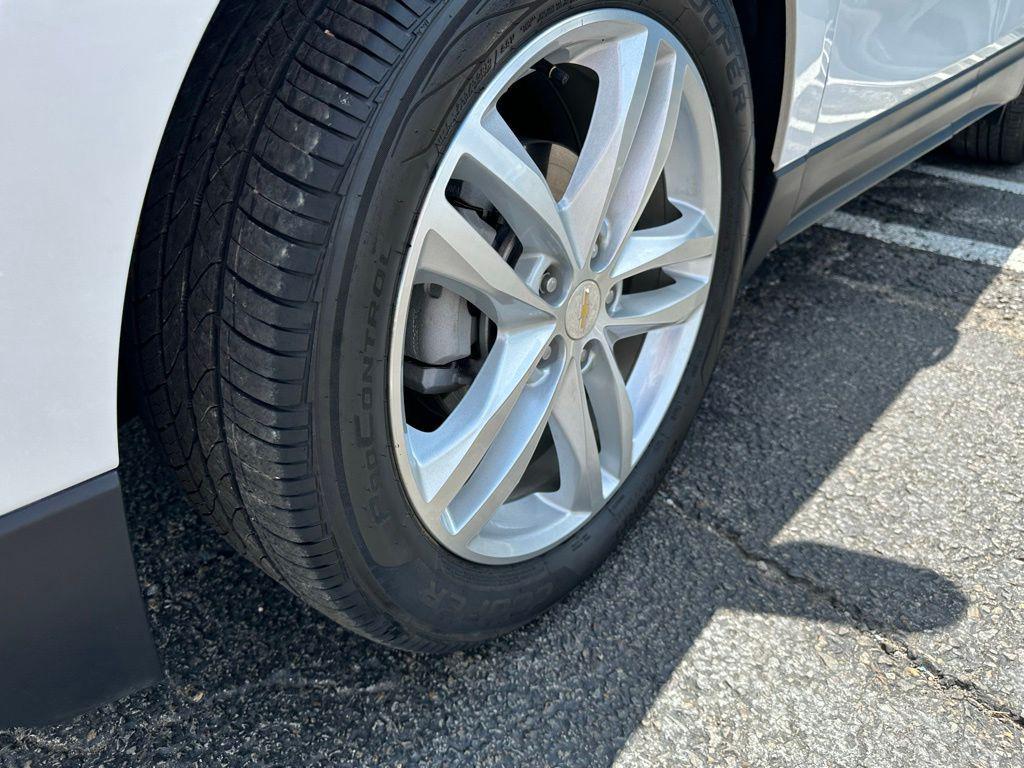 used 2020 Chevrolet Equinox car, priced at $18,924