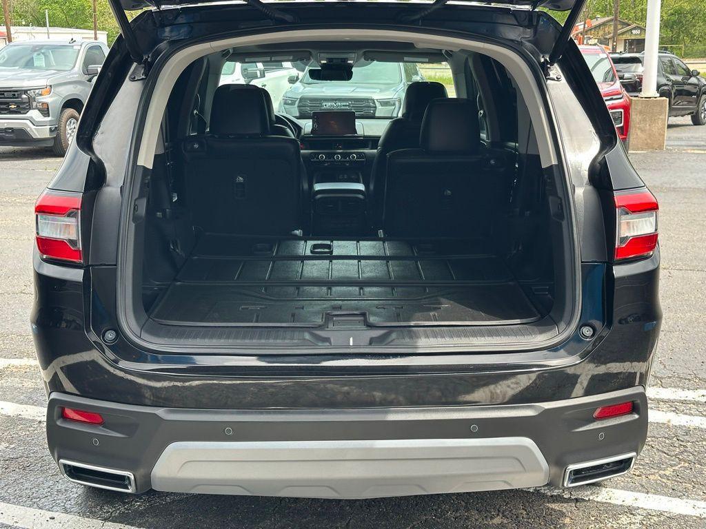 used 2023 Honda Pilot car, priced at $37,569