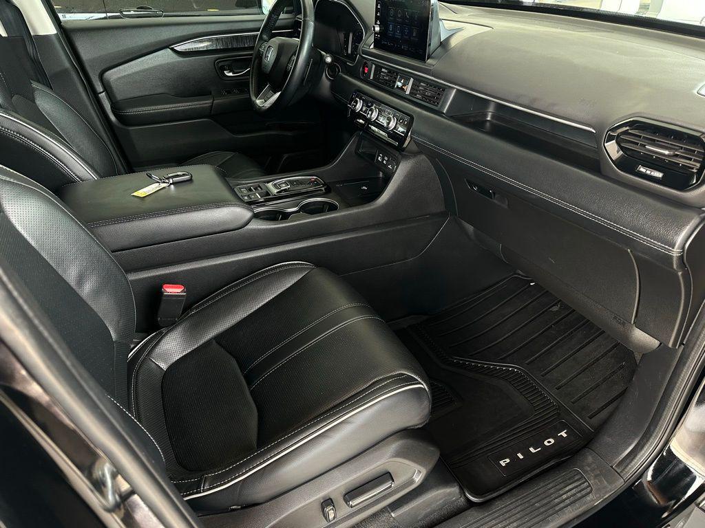 used 2023 Honda Pilot car, priced at $37,569