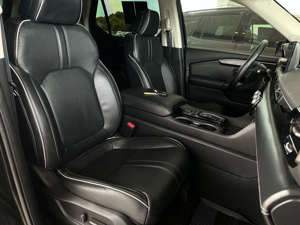 used 2023 Honda Pilot car, priced at $37,569