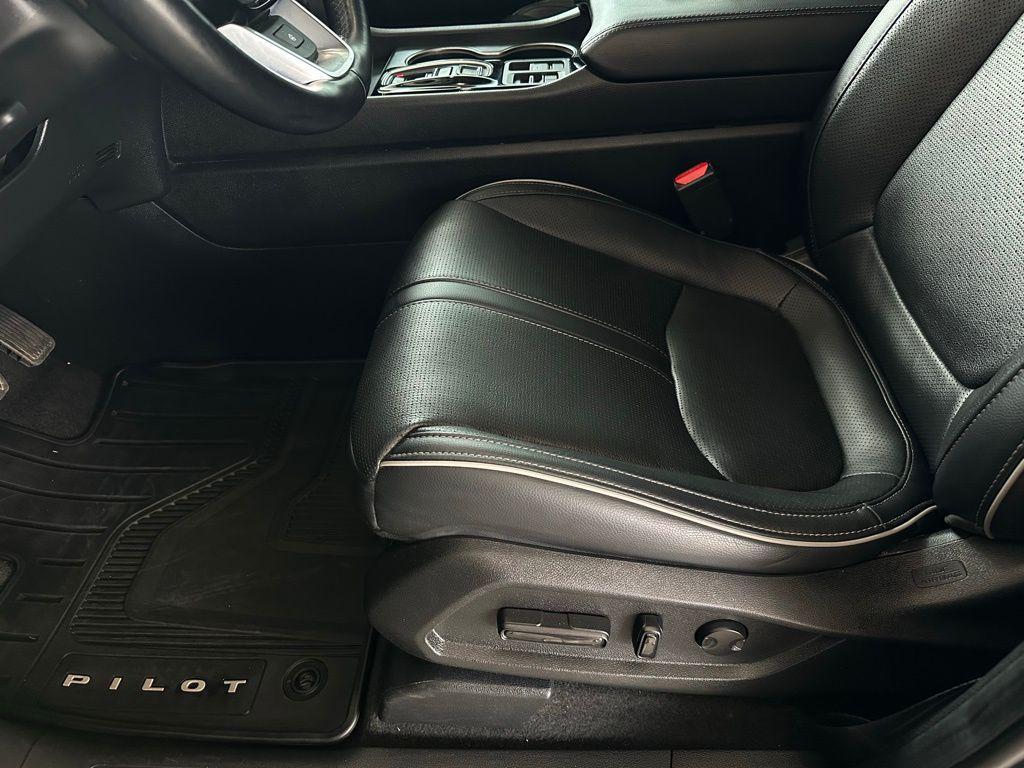 used 2023 Honda Pilot car, priced at $37,569