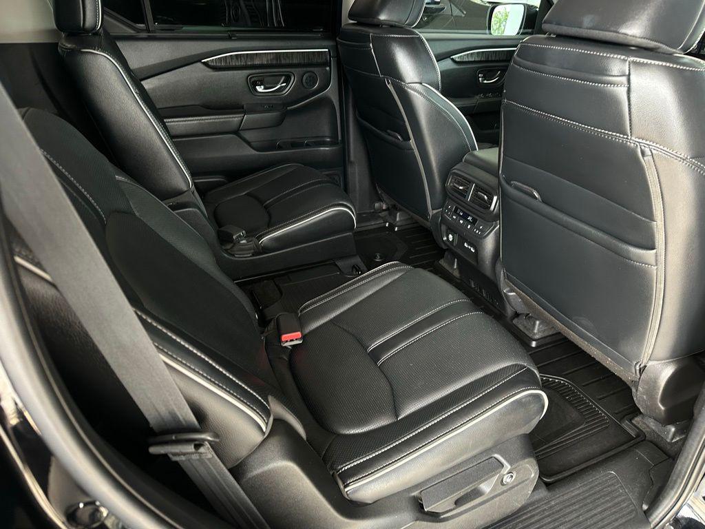 used 2023 Honda Pilot car, priced at $37,569