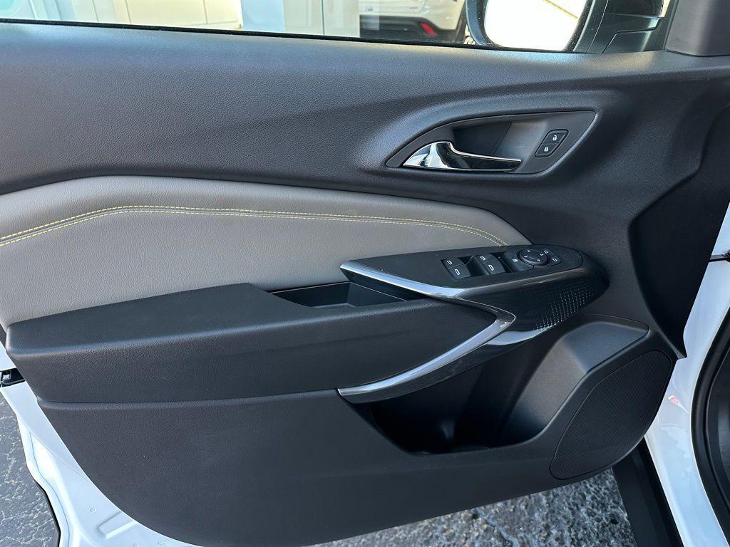 new 2026 Chevrolet Trax car, priced at $25,875