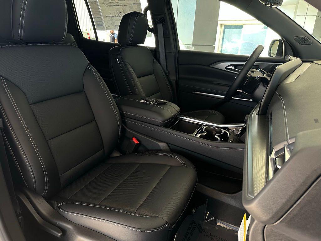 new 2026 Chevrolet Traverse car, priced at $44,944