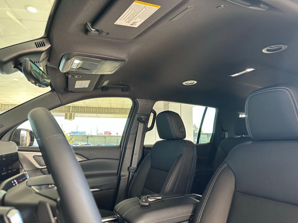 new 2026 Chevrolet Traverse car, priced at $44,944