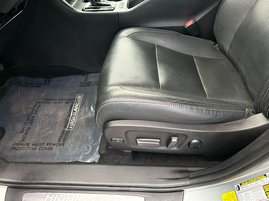 used 2019 Toyota Highlander car, priced at $22,586