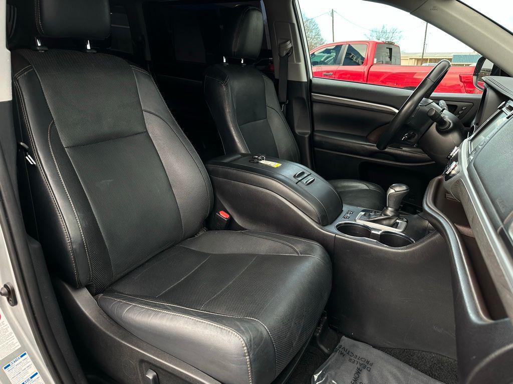 used 2019 Toyota Highlander car, priced at $22,586