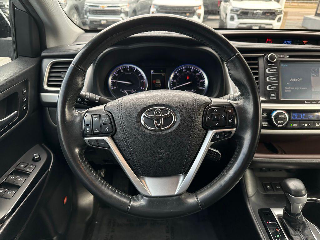 used 2019 Toyota Highlander car, priced at $22,586