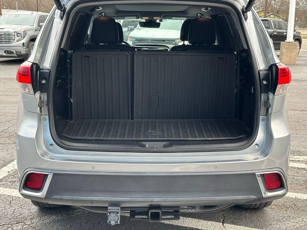 used 2019 Toyota Highlander car, priced at $22,586