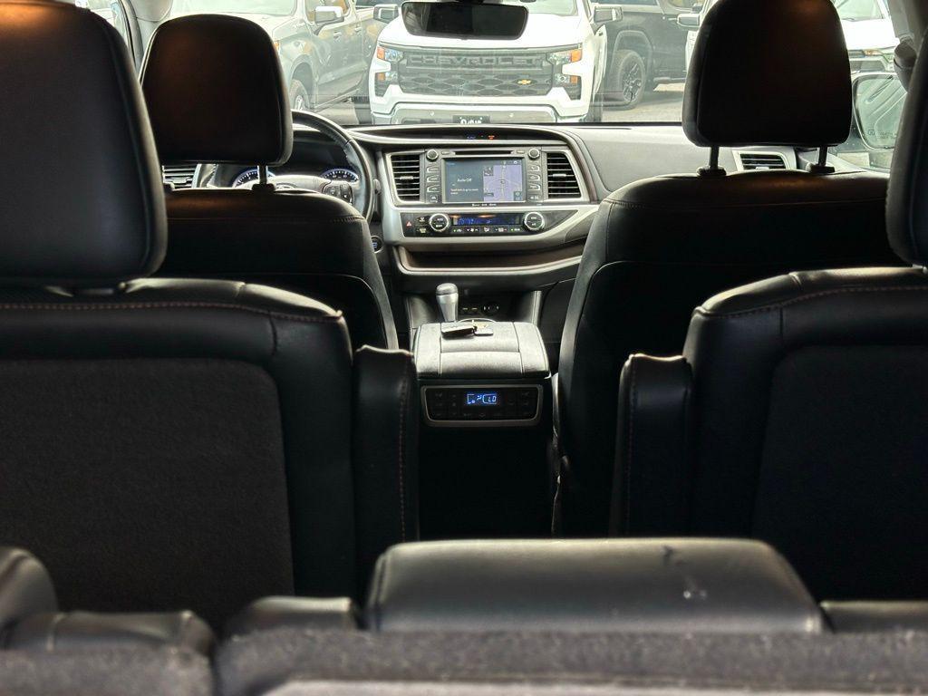 used 2019 Toyota Highlander car, priced at $22,586