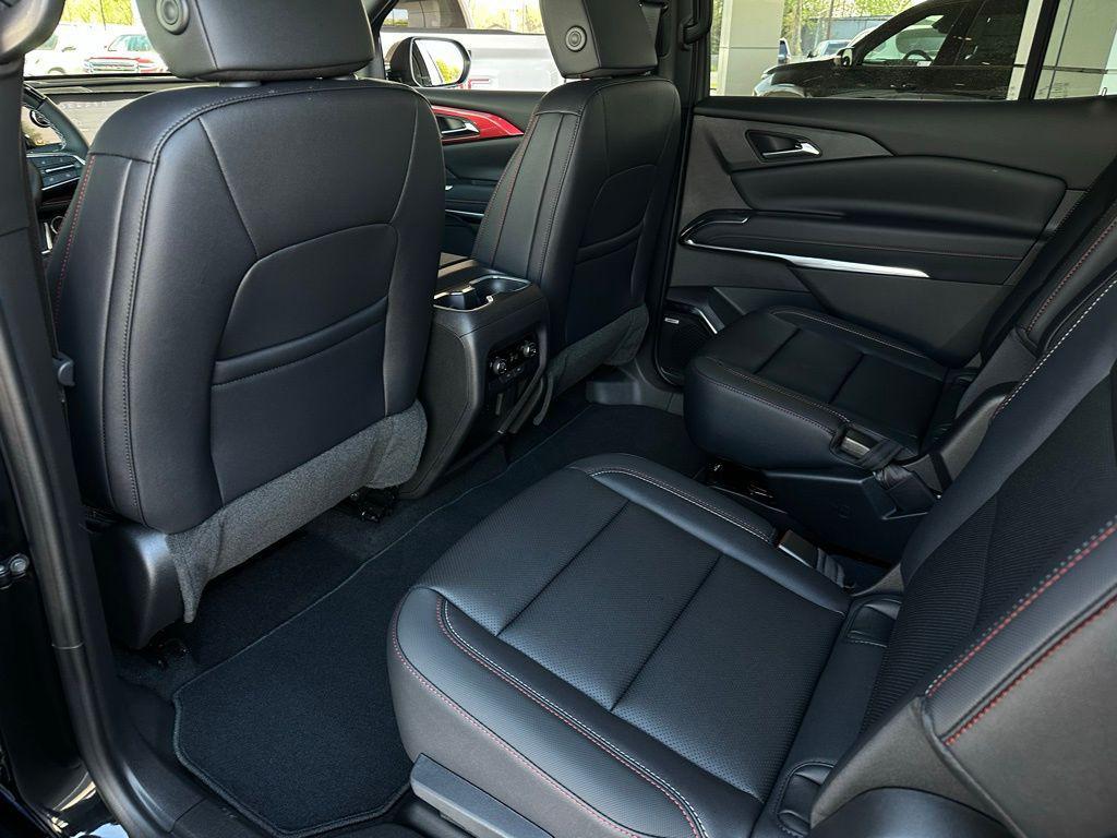 new 2026 Chevrolet Traverse car, priced at $53,536