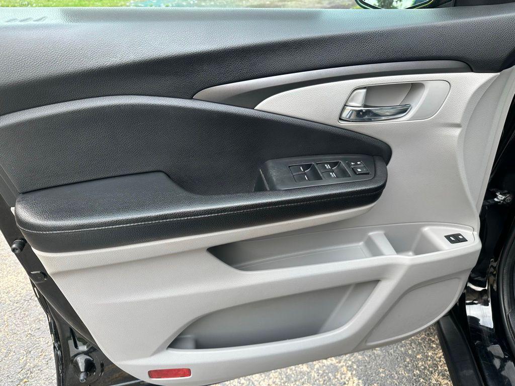 used 2016 Honda Pilot car, priced at $16,682
