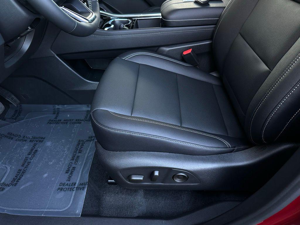 new 2026 Chevrolet Traverse car, priced at $45,504