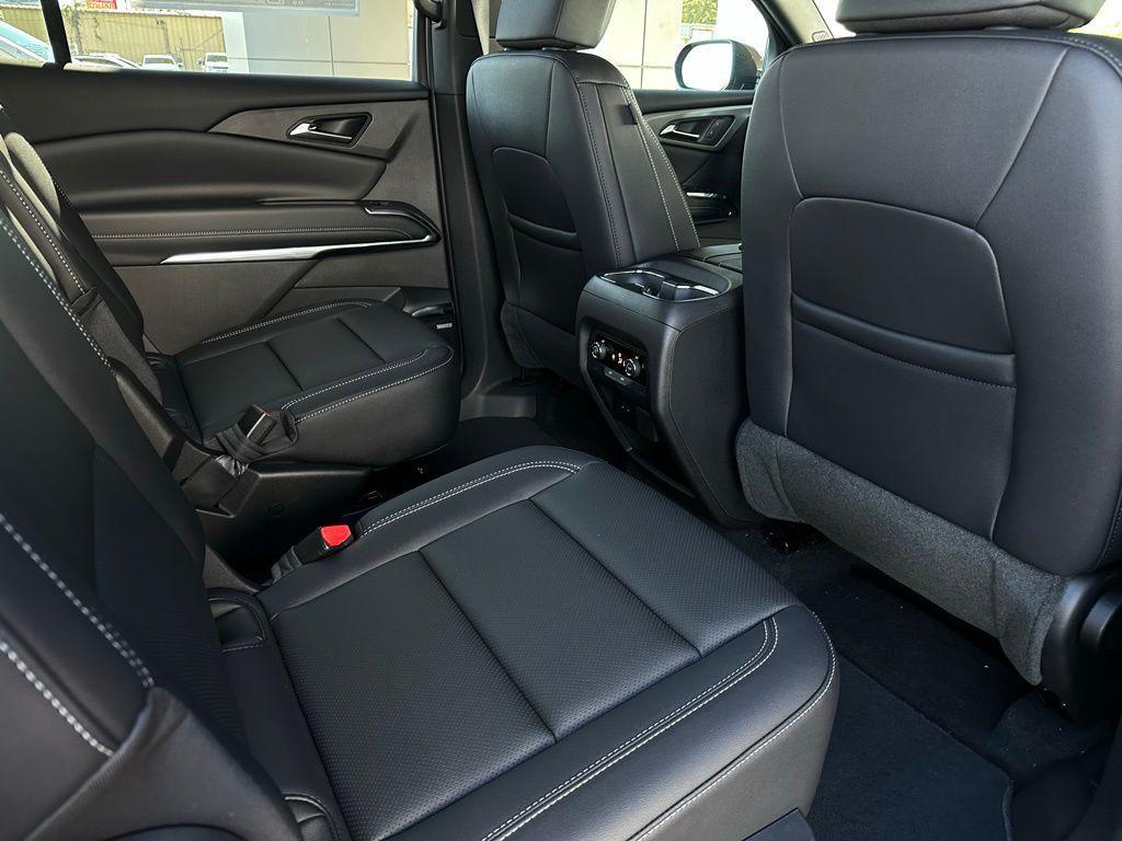 new 2026 Chevrolet Traverse car, priced at $45,504