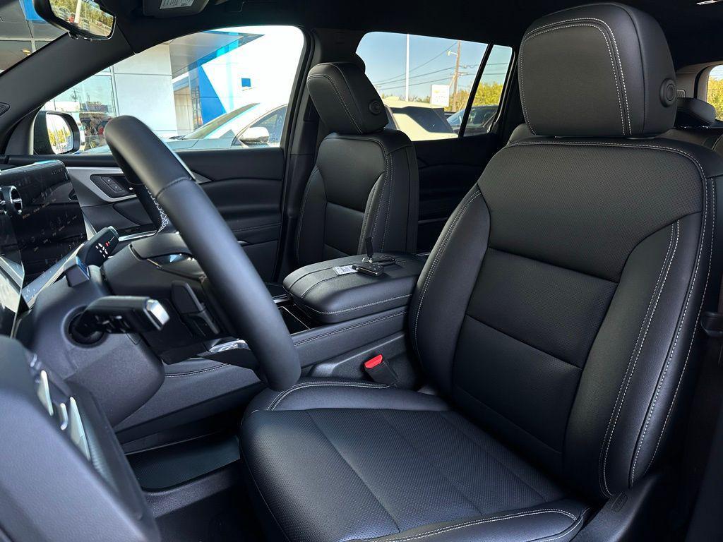new 2026 Chevrolet Traverse car, priced at $45,504