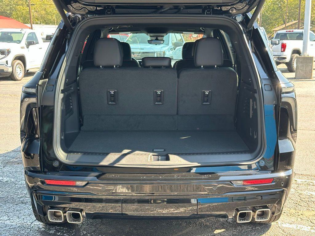 new 2026 Chevrolet Traverse car, priced at $53,367