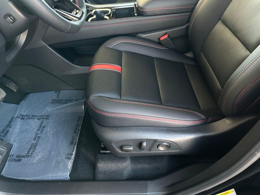 new 2026 Chevrolet Traverse car, priced at $53,367