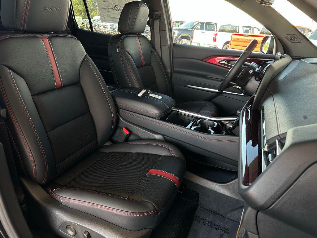 new 2026 Chevrolet Traverse car, priced at $53,367