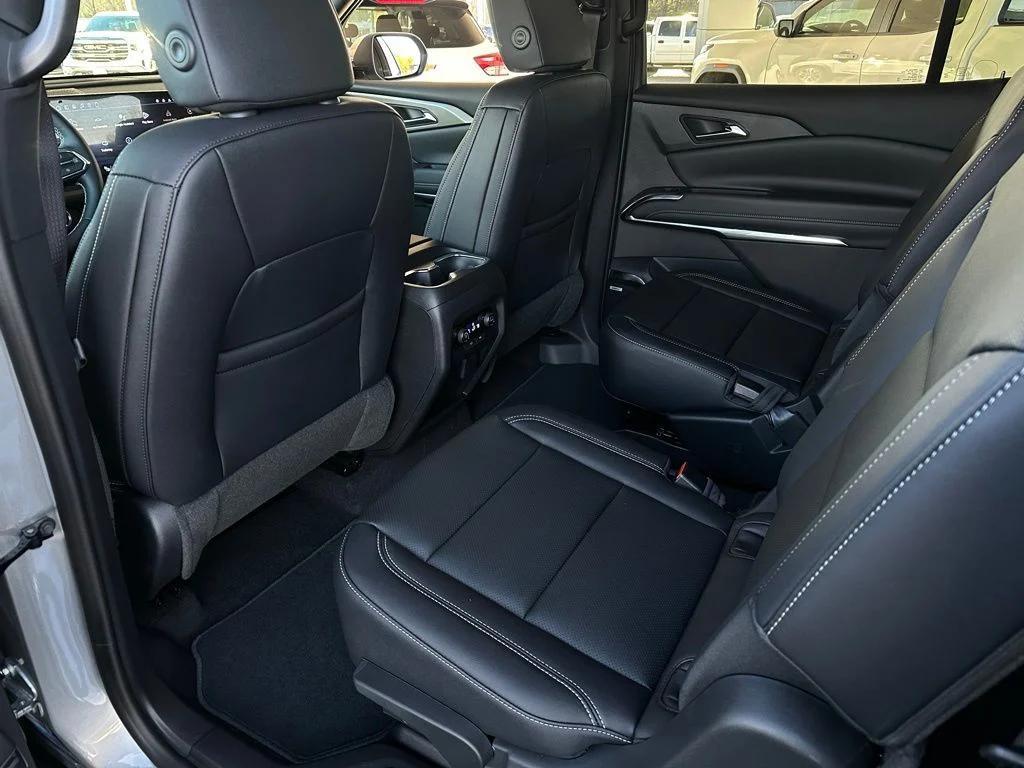 new 2026 Chevrolet Traverse car, priced at $46,400