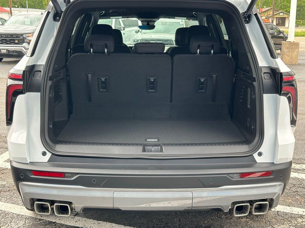 new 2026 Chevrolet Traverse car, priced at $44,885