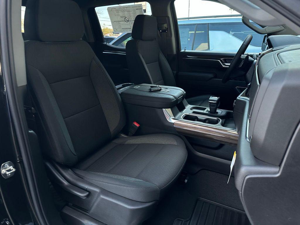 new 2026 Chevrolet Silverado 1500 car, priced at $46,675