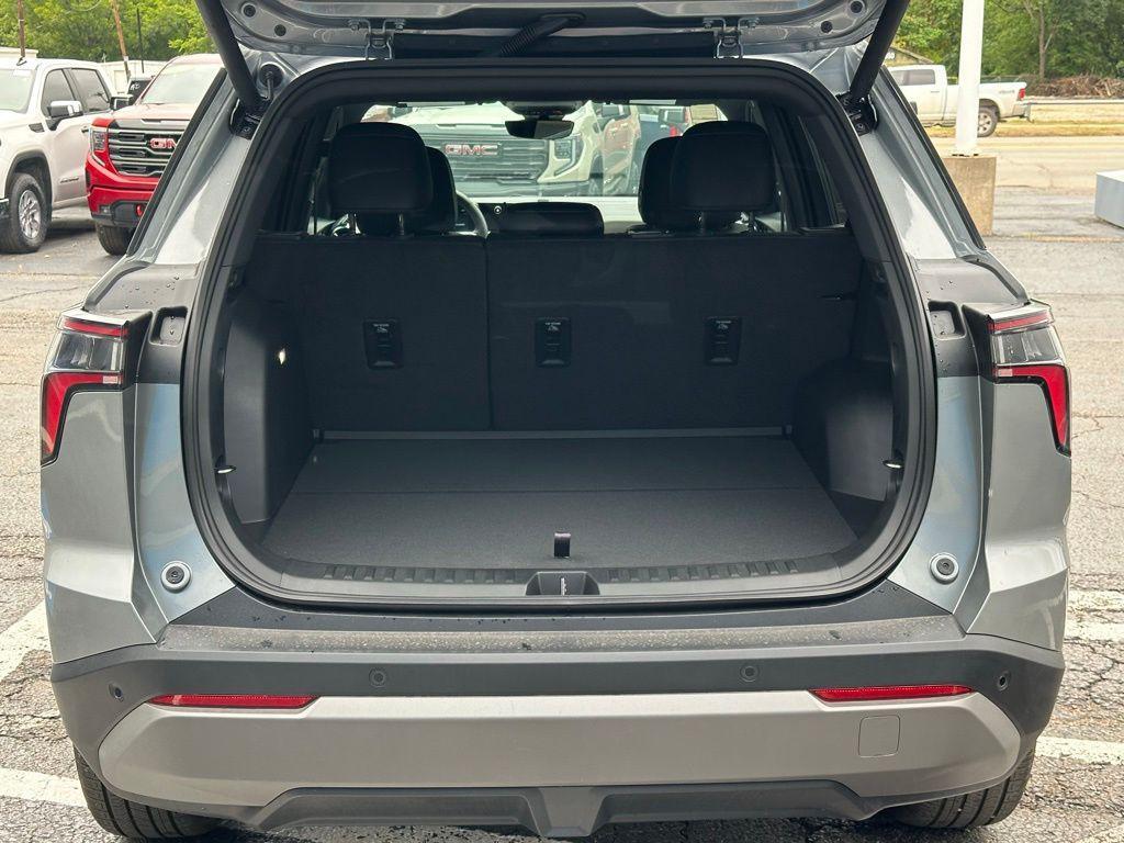 new 2026 Chevrolet Equinox car, priced at $32,998