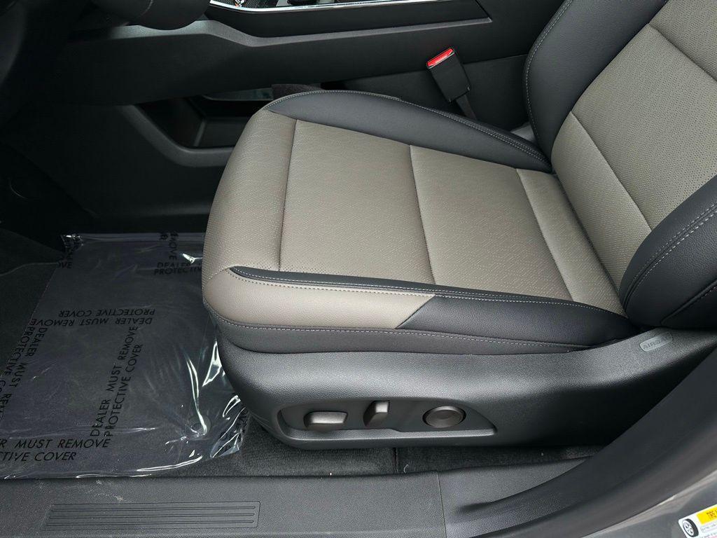 new 2026 Chevrolet Equinox car, priced at $32,998