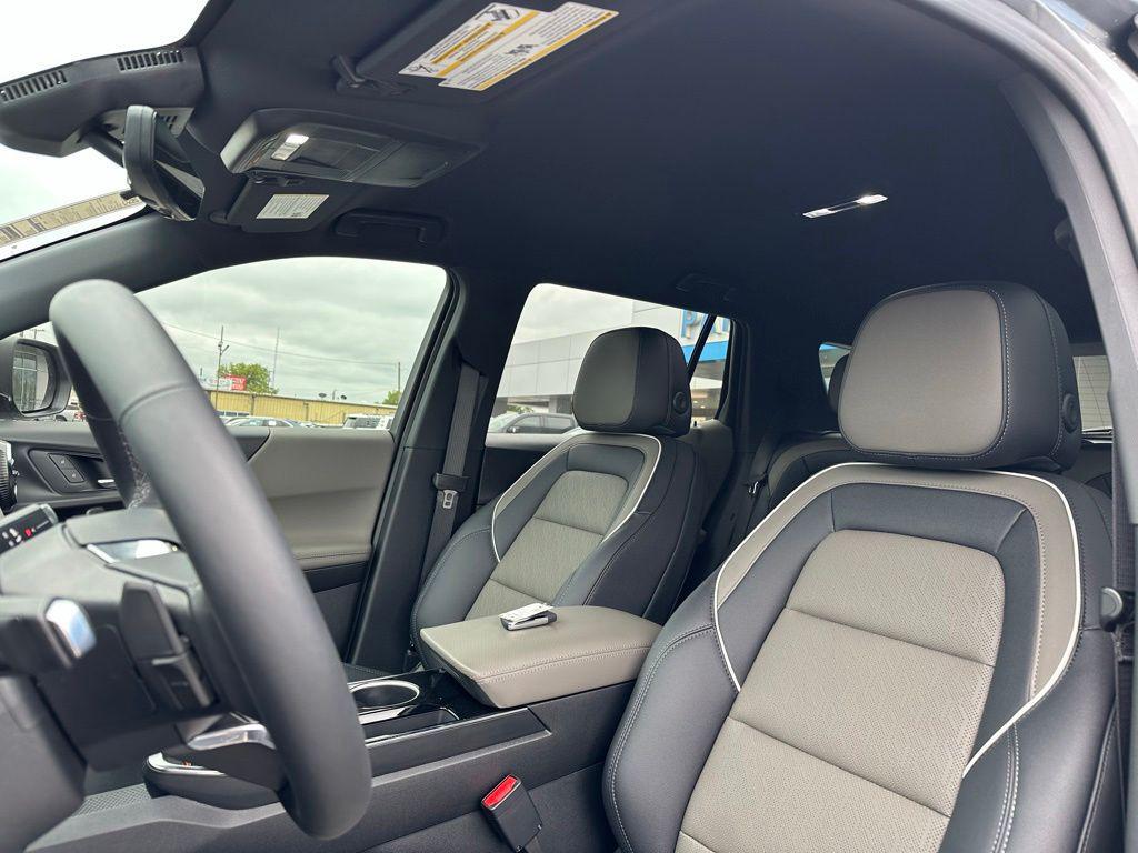 new 2026 Chevrolet Equinox car, priced at $32,998