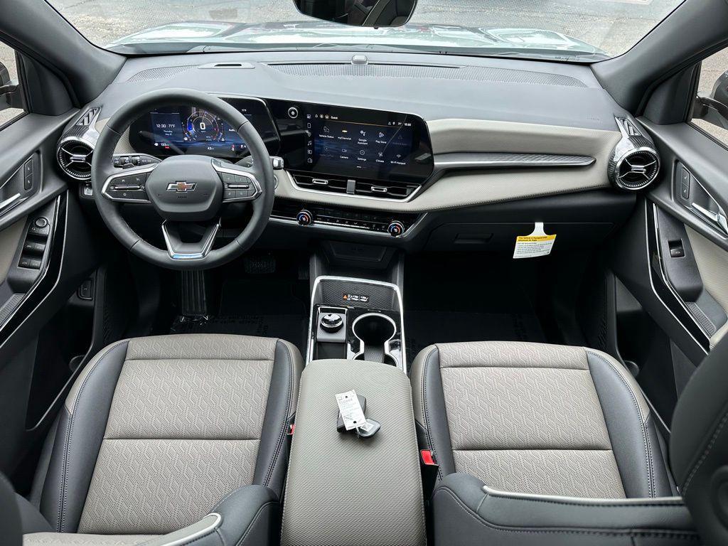 new 2026 Chevrolet Equinox car, priced at $32,998