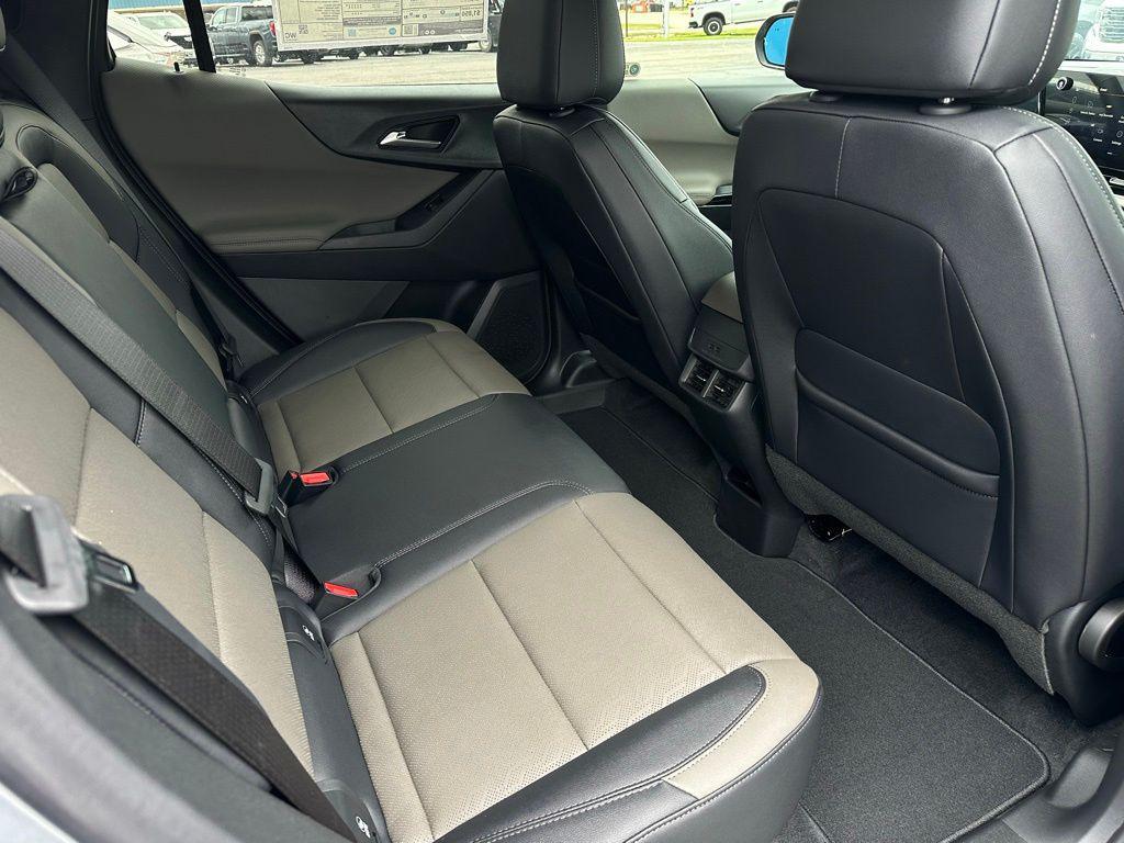 new 2026 Chevrolet Equinox car, priced at $32,998