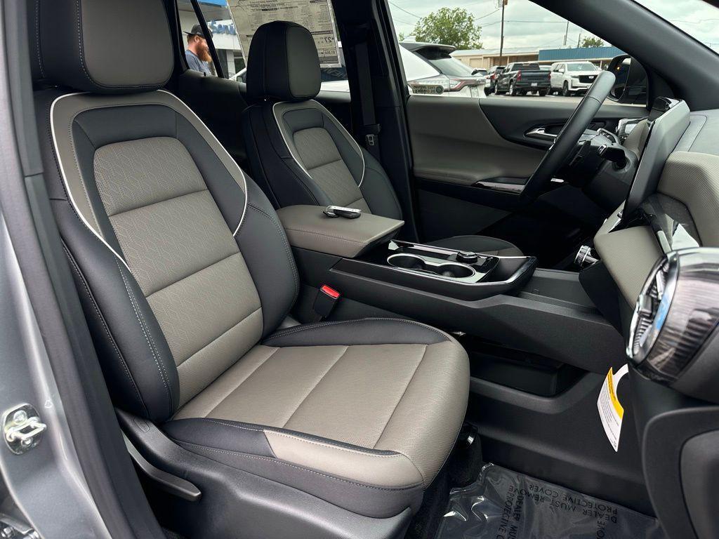 new 2026 Chevrolet Equinox car, priced at $32,998