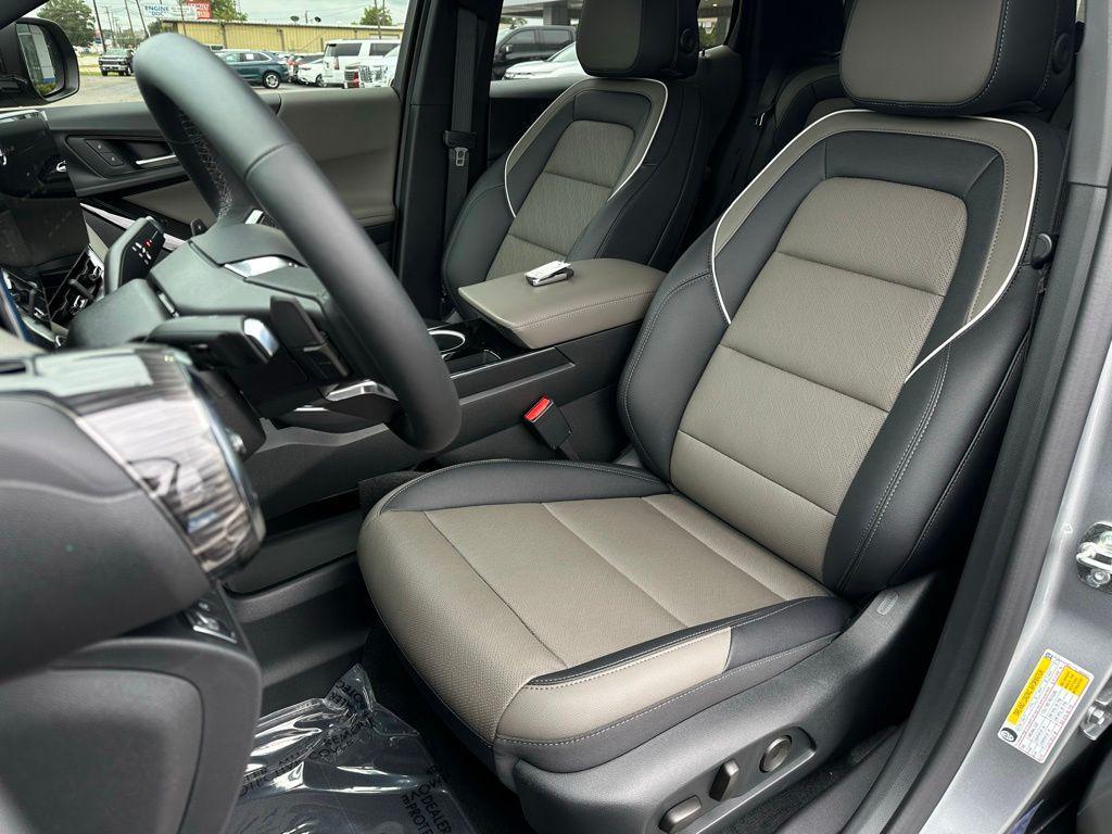 new 2026 Chevrolet Equinox car, priced at $32,998
