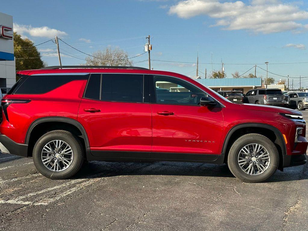 new 2026 Chevrolet Traverse car, priced at $45,404