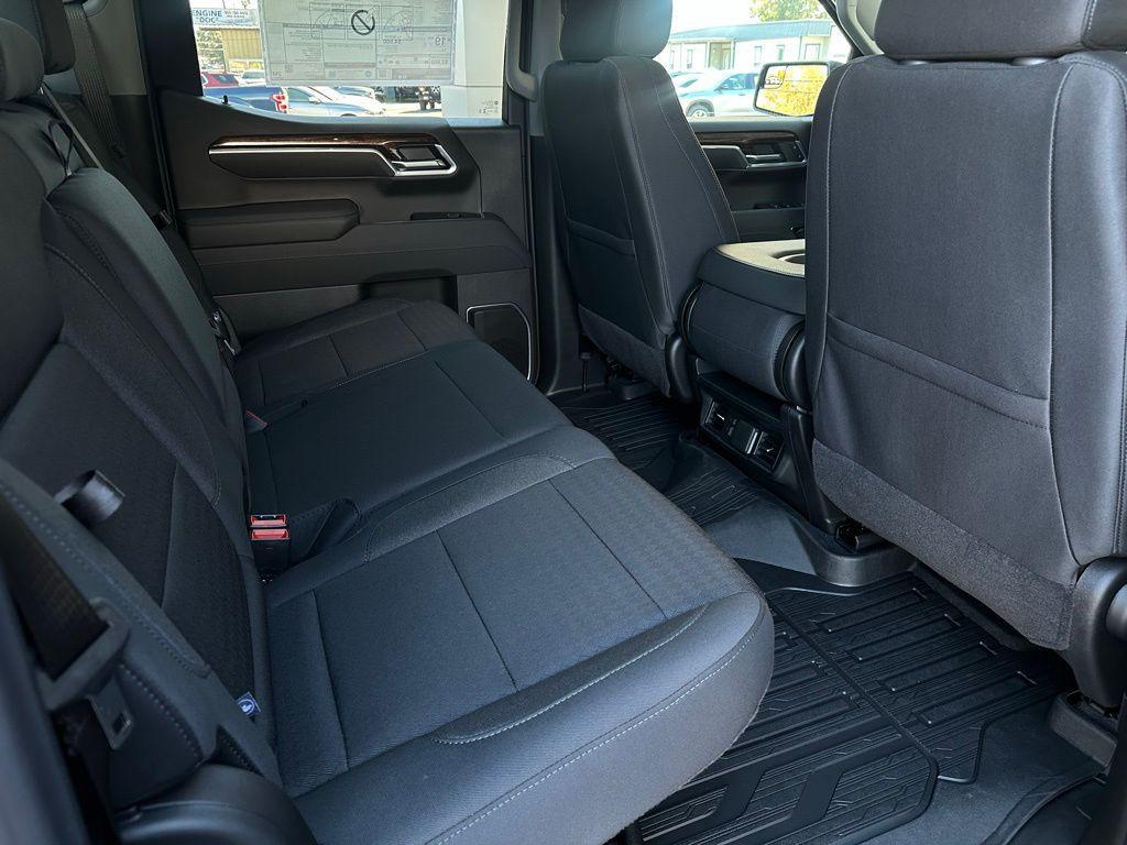 new 2026 GMC Sierra 1500 car, priced at $43,590