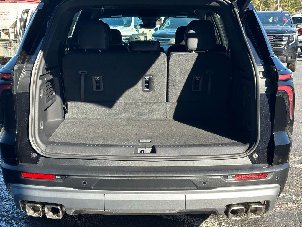 new 2026 Chevrolet Traverse car, priced at $41,284