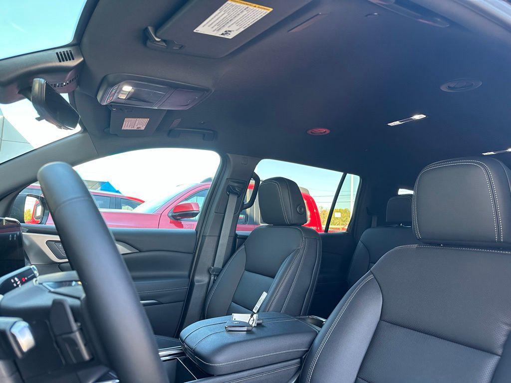 new 2026 Chevrolet Traverse car, priced at $41,284