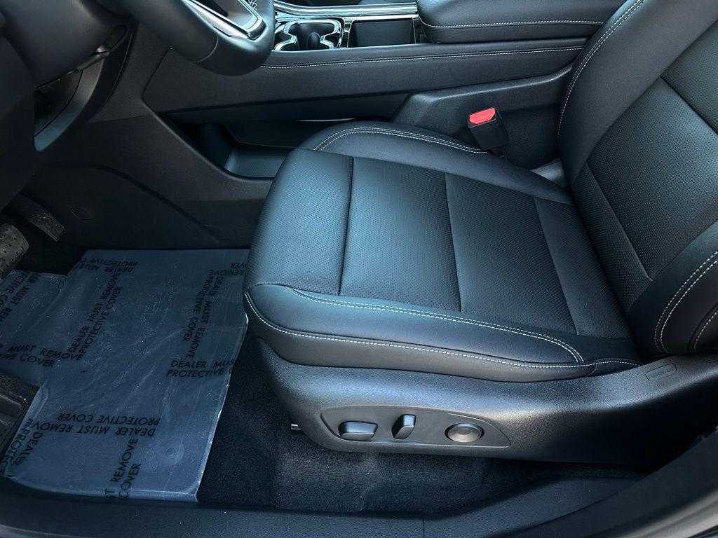 new 2026 Chevrolet Traverse car, priced at $41,284