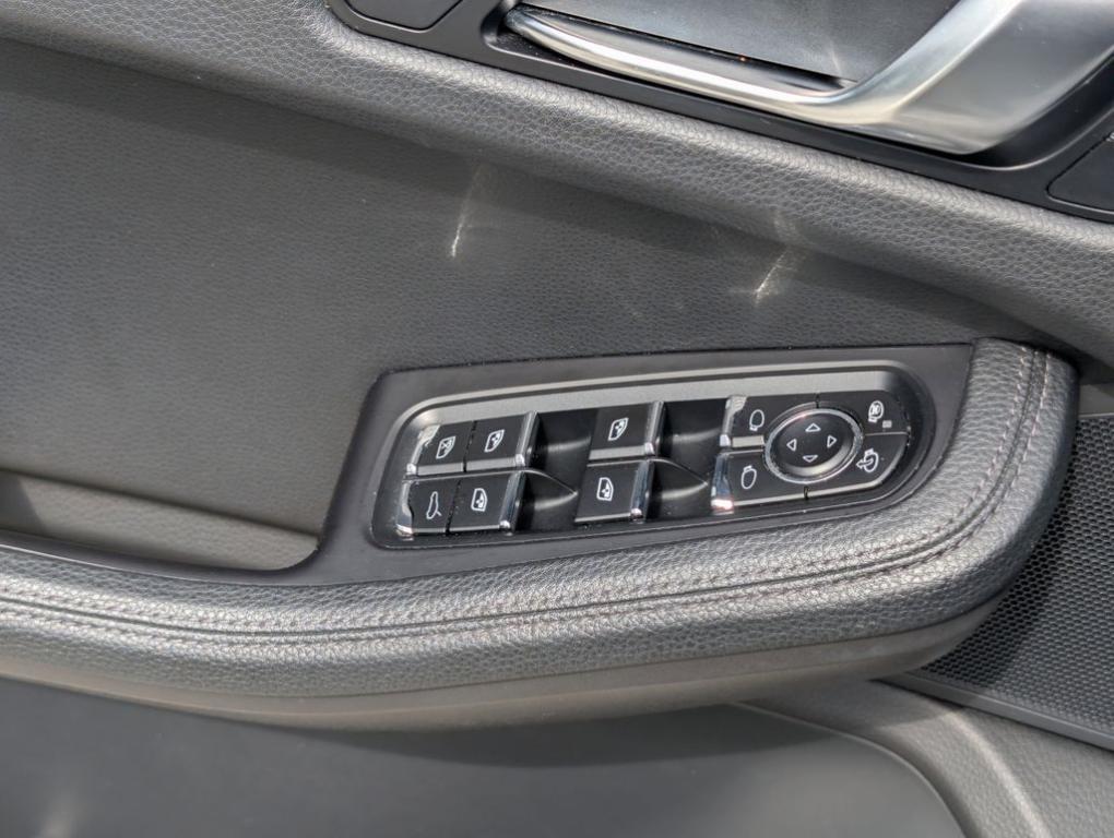 used 2020 Porsche Macan car, priced at $26,900