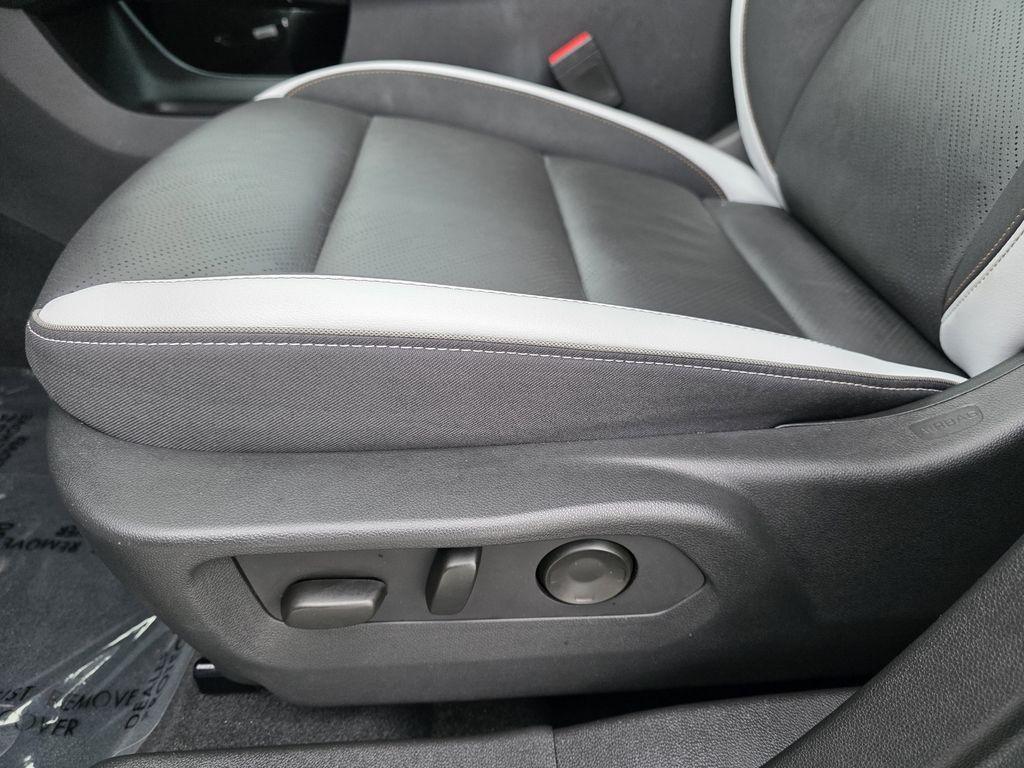 used 2024 Buick Envision car, priced at $29,900