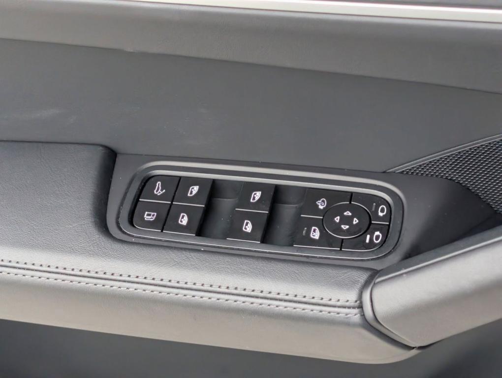 used 2025 Porsche Cayenne car, priced at $171,900